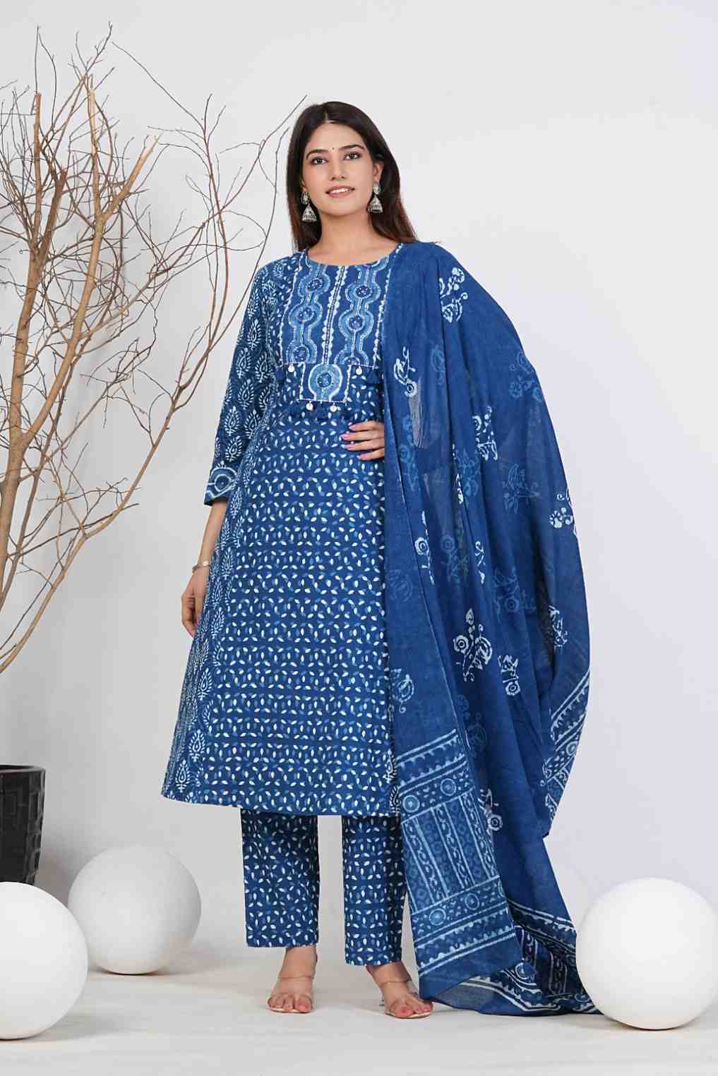 Women’s Indigo Cotton Dabu Print Kurta Pant Set with Dupatta
